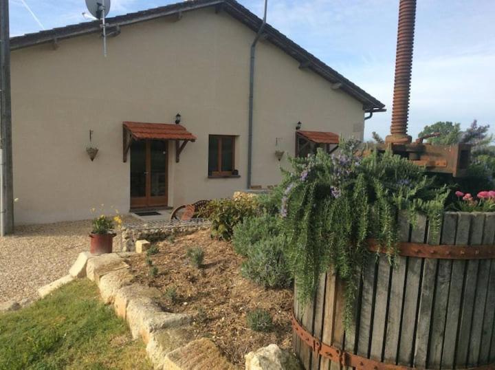 Gite Charbonnaud Laprade  Εξωτερικό φωτογραφία